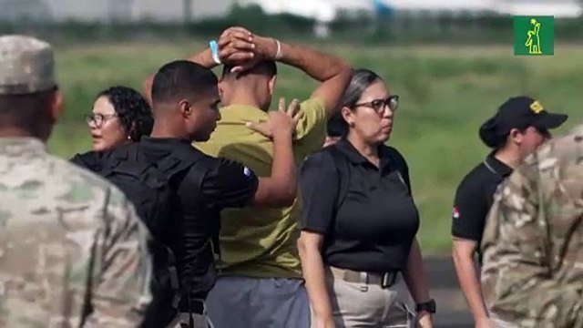 Panamá deporta a 130 migrantes de India que cruzaron selva de Darién
