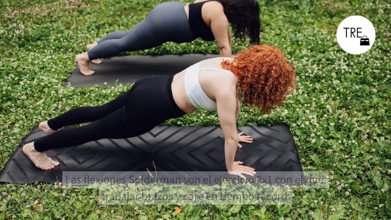 Las flexiones Spiderman son el ejercicio 2x1 con el que trabajar brazos y core en tiempo récord
