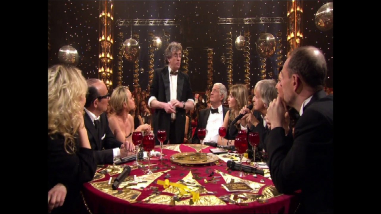 Magicien close up Paris soirée entreprise, animation magie séminaire entrepriseTricheur Professionnel au poker