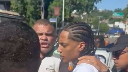 VÍDEO: Cantor Oruam é preso na Barra da Tijuca; motivo ainda não foi divulgado