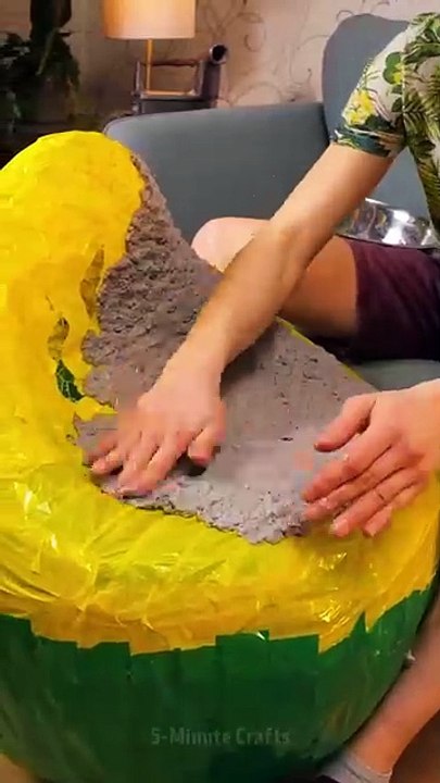 Egg-citing DIY! Craft your own cozy egg chair!