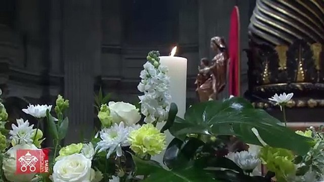 El Papa continúa con su mejoría y sigue con su actividad laboral, según el Vaticano