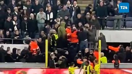 Fenerbahçeli taraftara saldırı olduğu için maç durduruldu; statta anons geçildi!