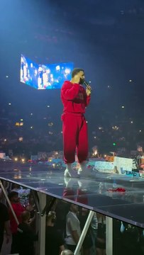 Drake gifts pregnant woman VIP seats and $30,000 at his Sydney concert