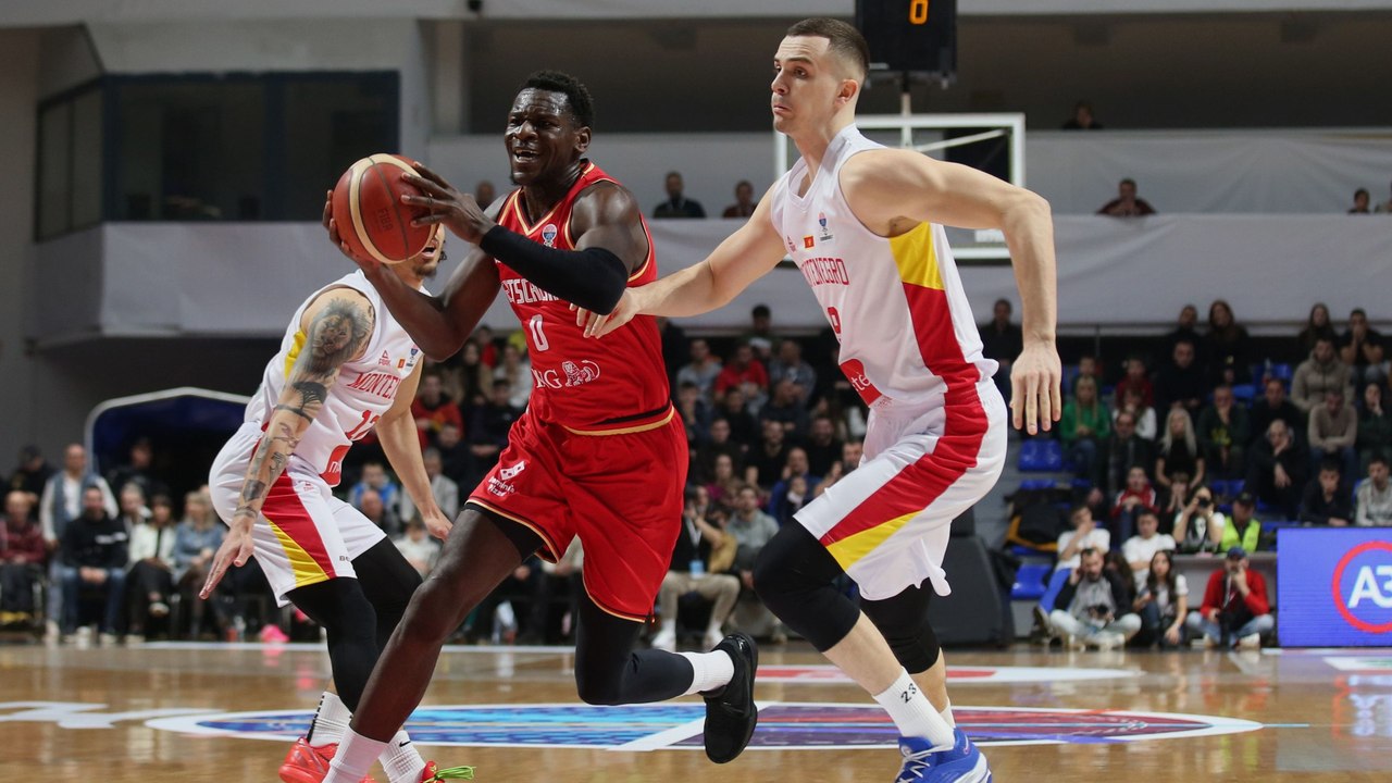 Alley-oop-Dunk von Bonga als Sinnbild: Deutschland siegt klar in Montenegro
