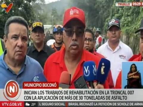 Gobierno Bolivariano realiza trabajos de asfaltado en la Troncal 007 del estado Trujillo