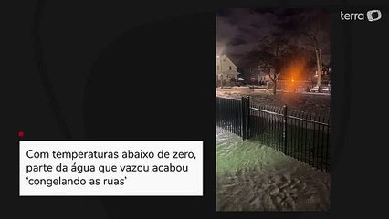 Bairro fica ‘congelado’ após rompimento de tubulação inundar ruas nos EUA