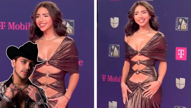 Ángela Aguilar llega a los 'Premios lo Nuestro' sin Christian Nodal y con sensual vestido