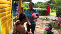 Mujer n0 cuida la bebe de su hermana para que estudie    El Haitiano Compale