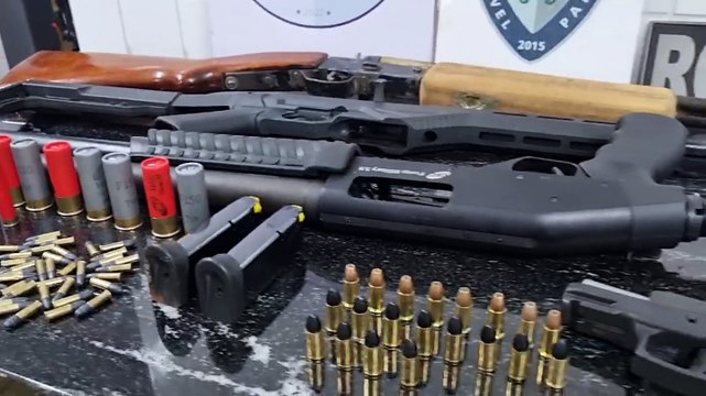 GM prende quatro suspeitos de assalto e recupera armas roubadas, em operação no bairro Brasília