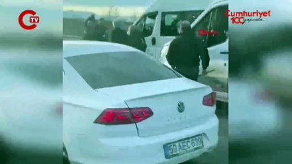 Anbean kaydedildi... Servis şoförlerinin sopalı kavgası!