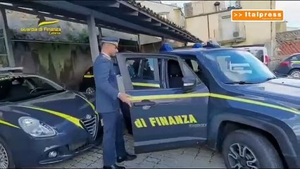 Catania, sequestrati 300 capi di abbigliamento con marchi contraffatti