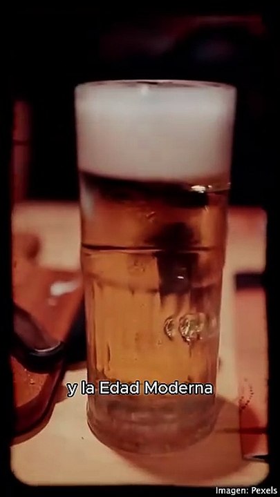 ¿Cuál es la relación entre las #brujas y la cerveza? #halloween2024 I Emma
