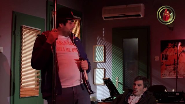 Lud Zbunjen Normalan (203 Epizoda)S8.E11 ∙ Izet je u ratarskom biznisu, a Faruk se navukao na lijepak