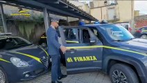 Guardia di finanza di Caltagirone, sequestrati a un ambulante oltre 300 capi contraffatti