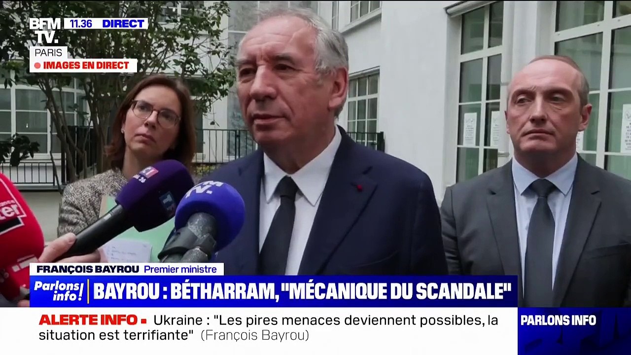 Motion de censure du PS: François Bayrou ne considère pas que le Parti socialiste "est devenu hors-champ du travail que nous avons à construire pour la France"