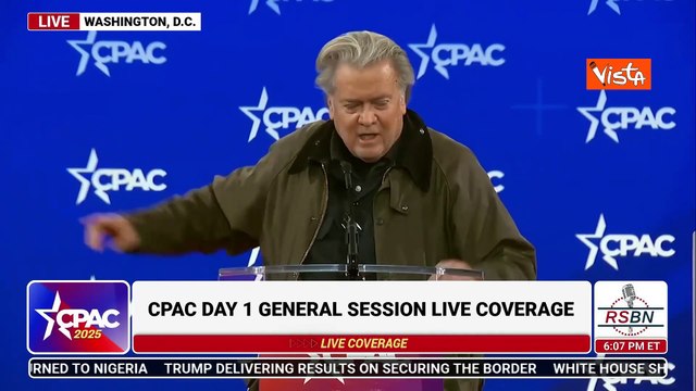 Steve Bannon al Cpac ripete il gesto col braccio di Musk e lo slogan di Trump: Fight, fight, fight