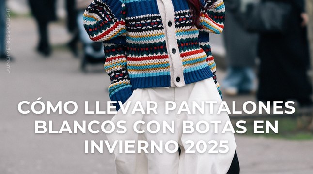 Cómo llevar pantalones blancos con botas en invierno 2025