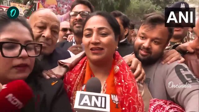 Delhi New CM Rekha Gupta: रेखा गुप्ता ने CM कार्यालय में लगाई Arvind Kejriwal की कैसी निशानी | BJP