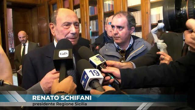 Il presidente della Regione Siciliana, Renato Schifani, ha preso parte al Salone delle Bandiere di Palazzo Zanca, a Messina, alla seconda giornata dell’evento 65% e Oltre! .