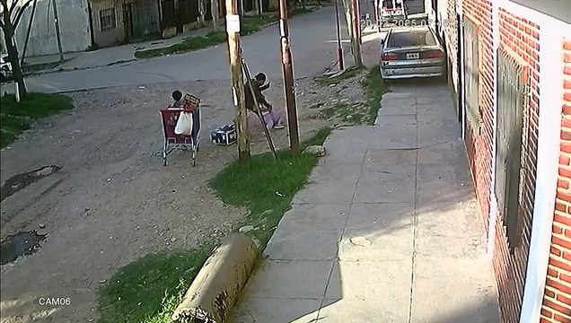 Terror en Villa Celina: brutal ataque a una madre frente a su hijo
