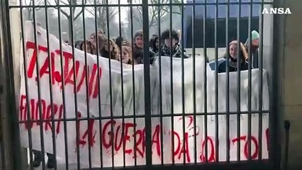 Torino, protesta contro la visita di Tajani al Politecnico