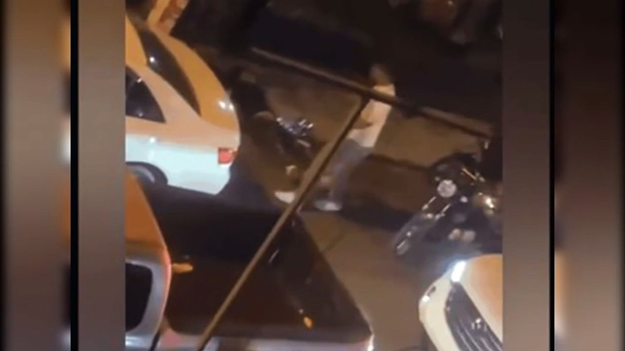 Momento en que agentes matan al joven Gregory Mena Montero
