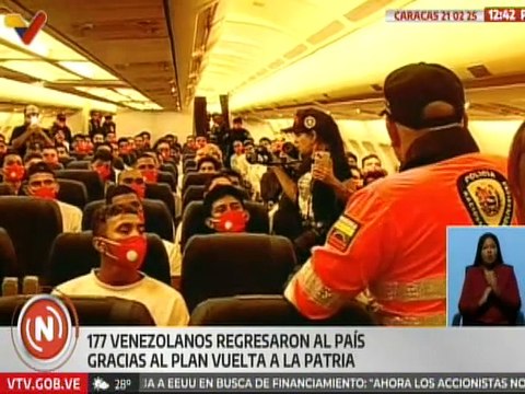 Ciudadanos de Caracas celebran retorno de venezolanos gracias a Plan Vuelta a la Patria