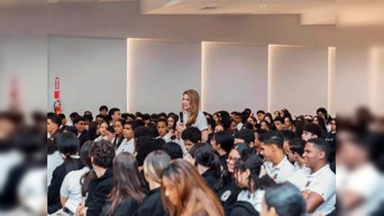 Carolina Mejía conversa con estudiantes sobre responsabilidad ciudadana
