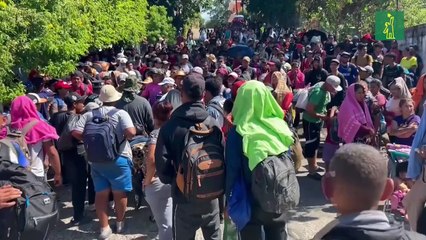 La caravana migrante se topa con el bloqueo de las autoridades en el sur de México