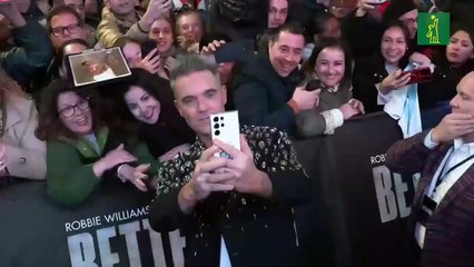 Robbie Williams, ante el espejo en ‘Better Man’