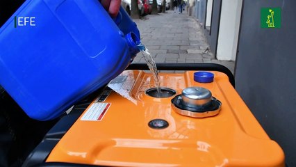 Un ataque masivo ruso deja sin luz a un millón de personas en el oeste de Ucrania.mp4