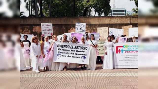 Realizan Marcha de las novias por las víctimas de feminicidios en RD