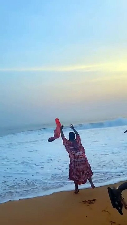 Maa Bio : L'influenceuse pose un geste surprenant après sa sortie de prison (VIDEO)