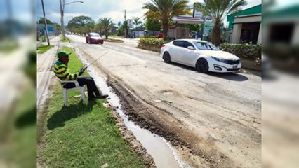 Calles destruidas en Mao