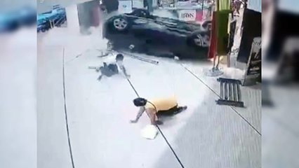 Sobreviviente de caída de vehículo en supermercado da su testimonio