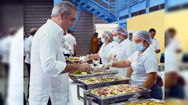 Comedores Económicos distribuyen comida en actividades del presidente