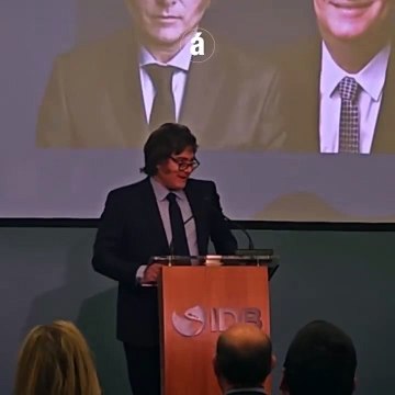 Javier Milei en el BID: discurso interrumpido por teléfono