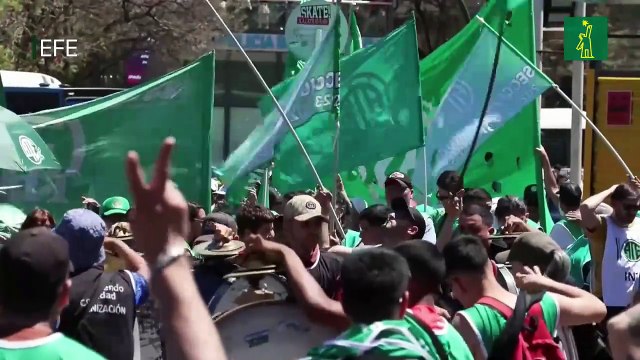 Empleados públicos en Argentina inician huelga de 36 horas contra recortes y despidos del Gobierno.mp4