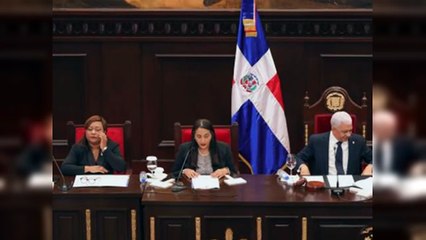 Asamblea Nacional da lectura a la nueva Constitución de República