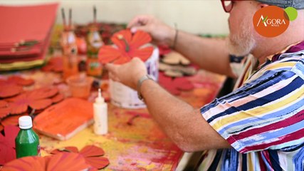 El artesano de las flores del Árbol de la Esperanza