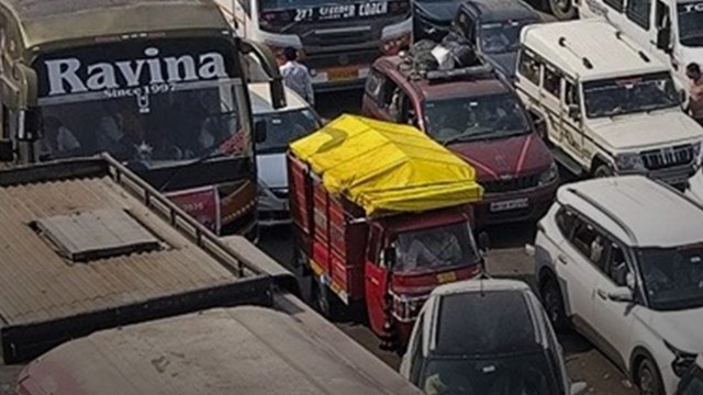 Mahashivratri से पहले Mahakumbh में उमड़ा श्रद्धालुओं का हुजूम