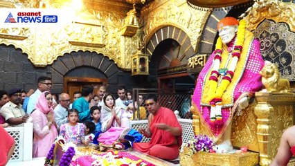 Shirdi Sai Baba के दर पर पहुंचीं एक्ट्रेस Urmila Matondkar , प्रसाद में मिली खास चीज