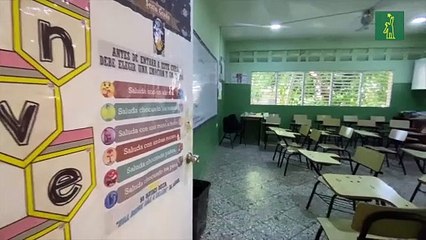 La APMAE suspende docencia en escuela de Santiago por falta de espacios en el plantel.mp4
