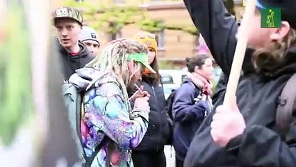 La marihuana ya es legal en Alemania y cientos de personas lo celebran en Berlín