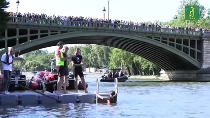 La alcaldesa de París se baña por fin en el Sena a nueve días de los Juegos