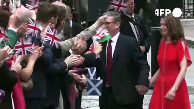 El nuevo primer ministro laborista británico promete reconstruir el Reino Unido