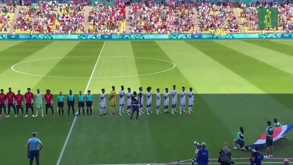 Selección de fútbol dominicana canta el himno en su debut antes Egipto en las Olimpiadas 2024