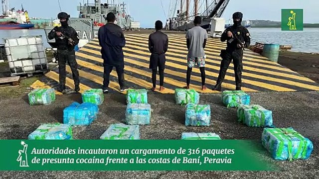 Autoridades incautaron un cargamento de 316 paquetes de presunta cocaína frente a las costas de Baní, Peravia