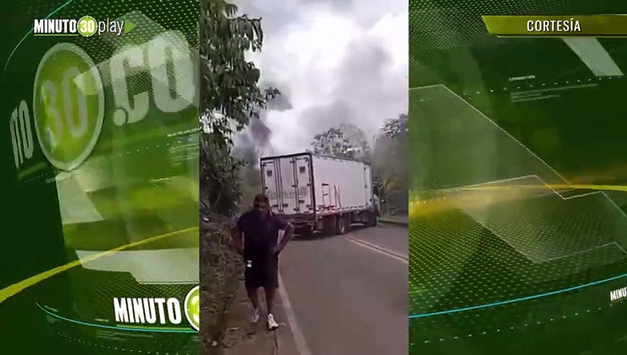 ¿No que ya había terminado el paro armado Incineran camiones con siglas del ELN en la vía Medellín-Quibdó